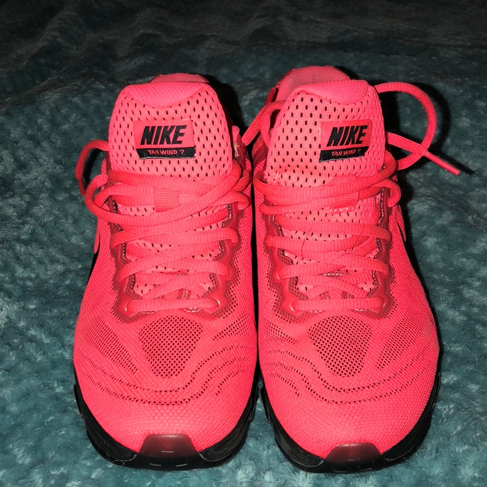 Pre-loved Nike sneakers, 7.5